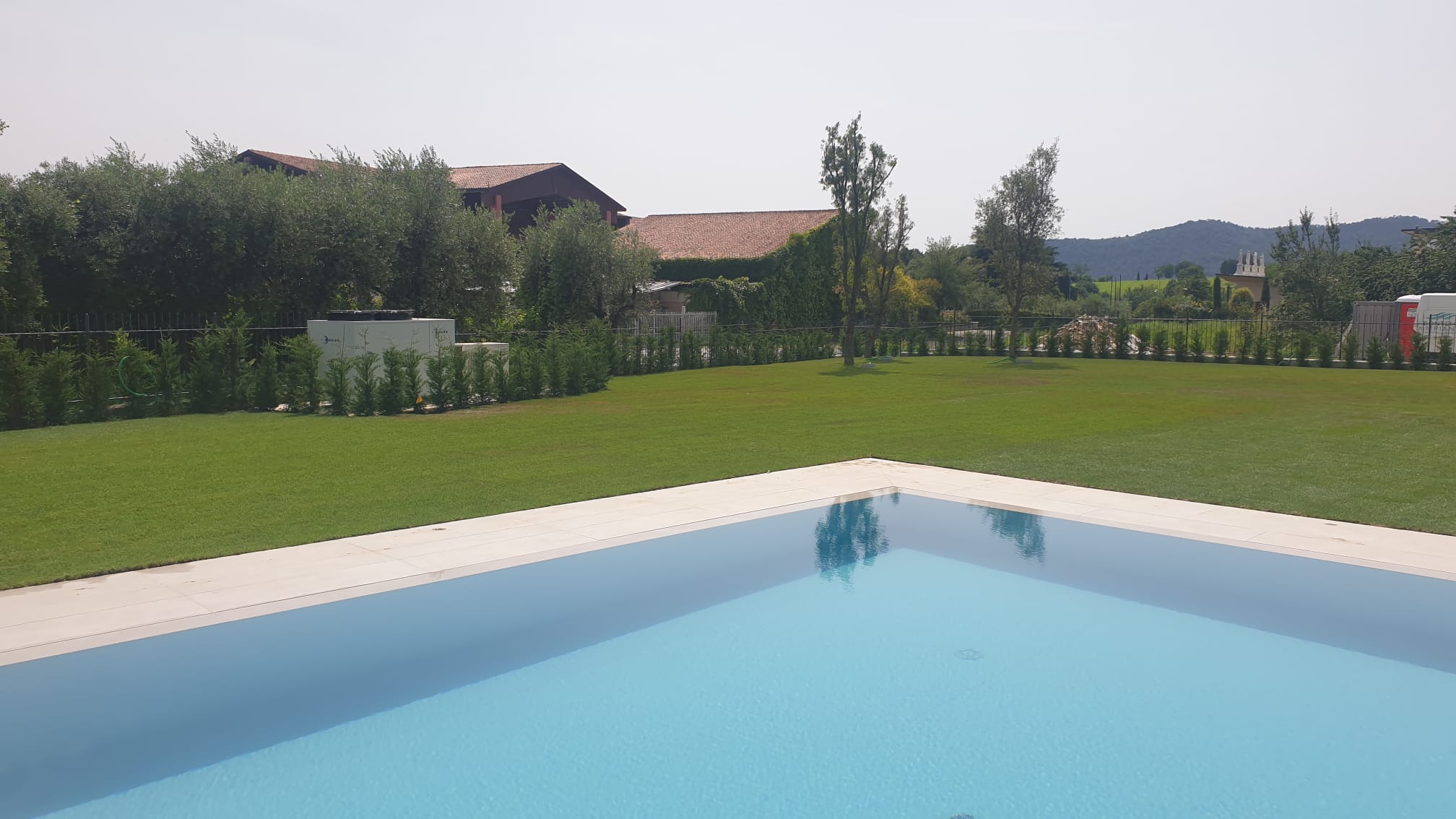 Villa privata con piscina e prato sintetico